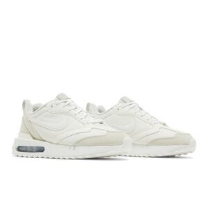 Nike White Sneakers Sleek Design Comfort